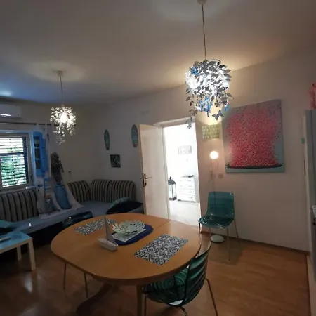 Privat Vukovarska 32 ماكارسكا